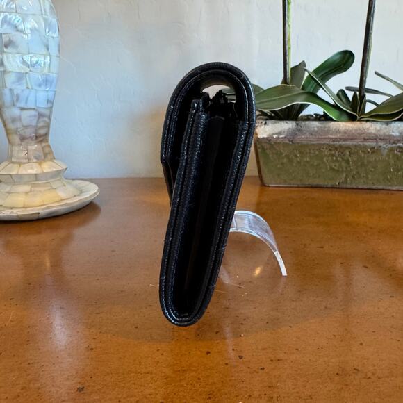 Saint Laurent Cassandre Matelassé Large Flap Wallet in Grain De Poudre Leather - Picture 6 of 12